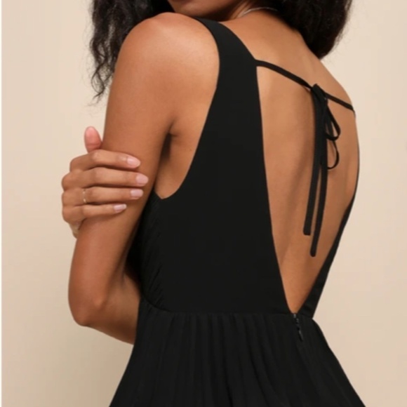 LULU's Prom Wedding Bridesmaid Pleated Tiered Ruffles Black Maxi Dress - Picture 2 of 4